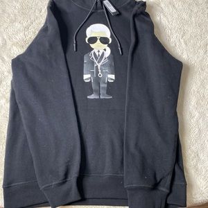 - 🥷🏿KARL LAGERFELD PARIS!!!!!!